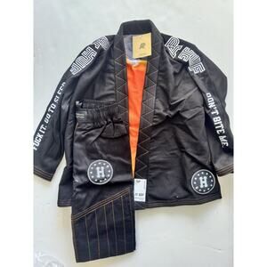 Albino and Preto A&P HUF Wait What! GI Black SF